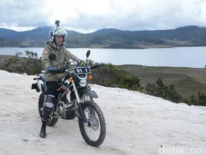 Jokowi dan Motor: Naik Trail hingga Beli Chopper Emas
