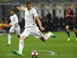 Dzeko Ingin Menangi Scudetto dan Jadi Dewa di Roma