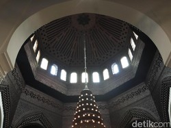 Masjid Agung di Prancis Diteror dengan Kepala Babi