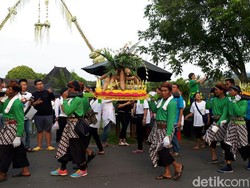 Parade Waisak dari Candi Mendut ke Borobudur, Seru Banget!