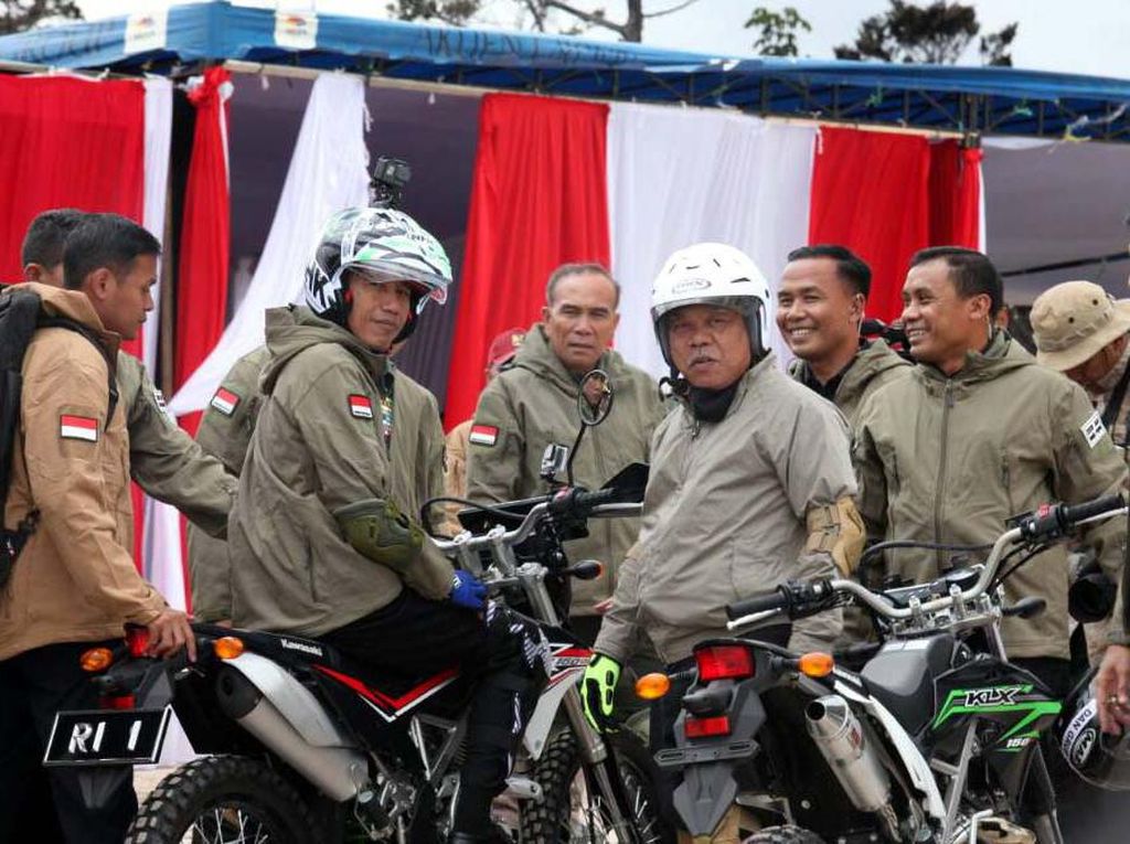Pejabat Indonesia yang Suka Motoran