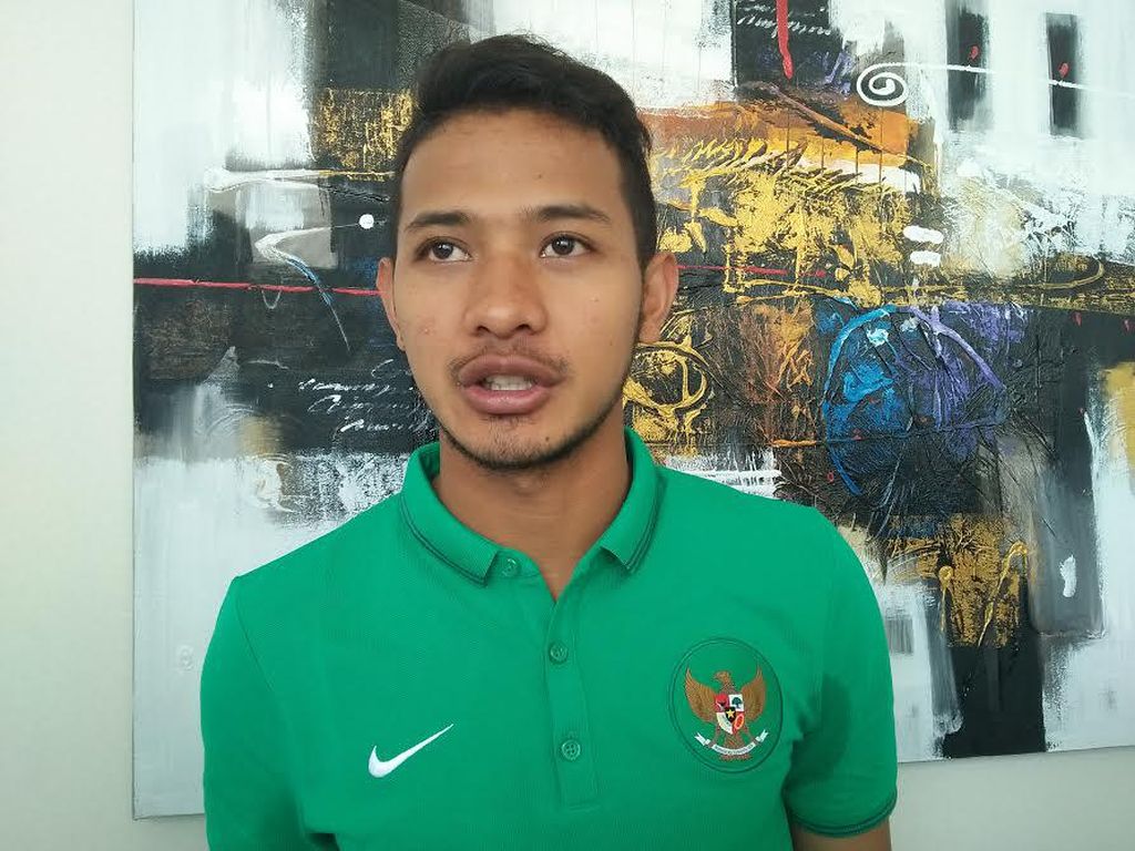 Gian Zola Masih Belum Pede Gian Zola Masih Belum Pede