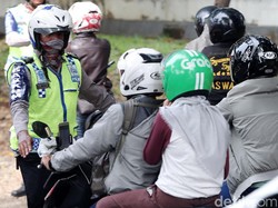 Viral Video Polantas Cuek, Ini Prosedur Polisi Tilang Pengendara