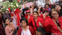 Massa Pro-Ahok di Mako Brimob Terus Bertambah