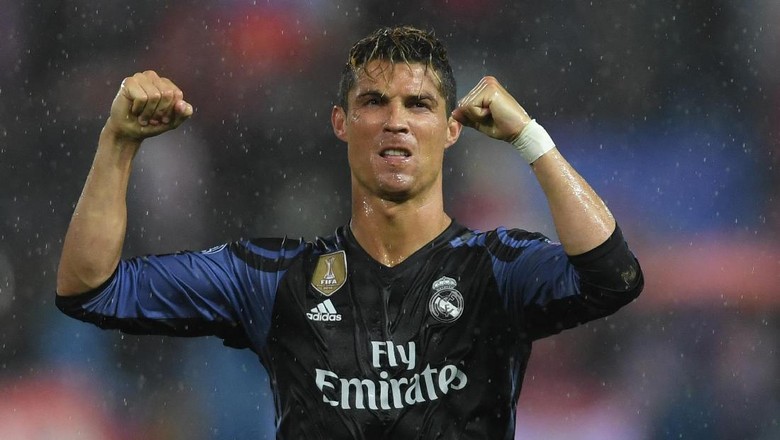 Anomali, Ronaldo Gagal Bikin Gol dari Muka Gawang Anomali, Ronaldo Gagal Bikin Gol dari Muka Gawang