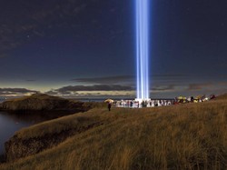 Monumen John Lennon di Islandia, Bentuknya Cahaya Sampai ke Langit