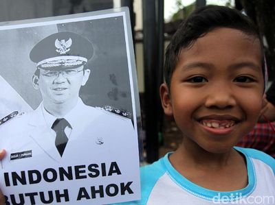 Aksi Massa Pro-Ahok di Mako Brimob