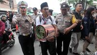 Massa Pro-Ahok Membubarkan Diri dari Mako Brimob