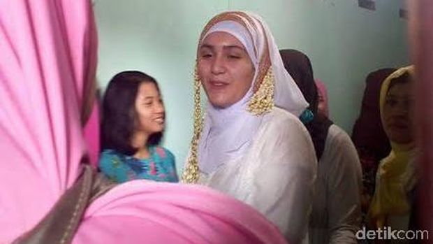Pernikahan Ilaria dan Dzulkifar di Batang