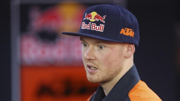 Bradley Smith membantah pemberitaan yang menyebutnya menyindir Valentino Rossi. (