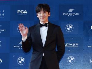 Ji Chang Wook Potong Rambut Sebelum Wajib Militer