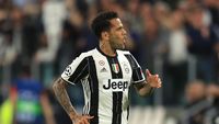 Dani Alves Tinggalkan Juve Bukan karena Uang