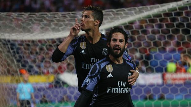 Isco Alarcon merayakan golnya ke gawang Atletico Madrid. (Reuters / Sergio Perez Livepic)