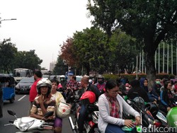 Warga Pendukung Ahok Konvoi ke Mako Brimob