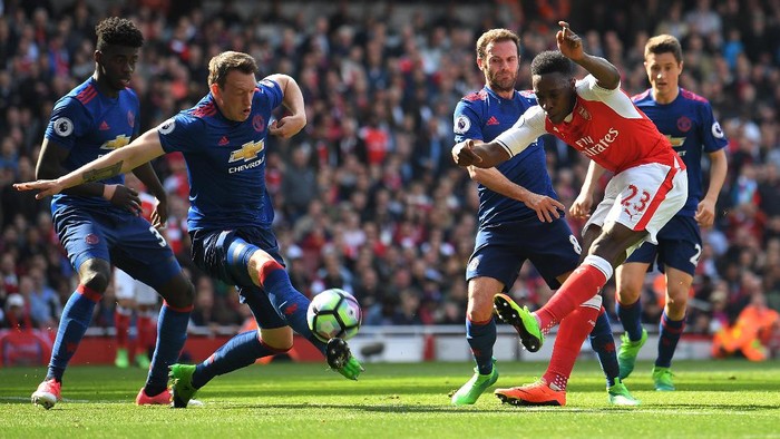 Arsenal Kirim MU ke Rumah
