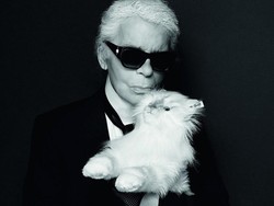 Karl Lagerfeld Jual Boneka Mirip Kucingnya Seharga Rp 7,2 Jutaan