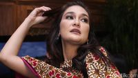 Luna Maya Kece Berbatik