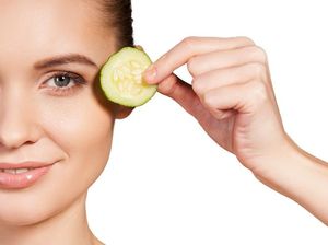 Hilangkan Lingkar Hitam di Bawah Mata dengan Konsumsi 5 Makanan Ini