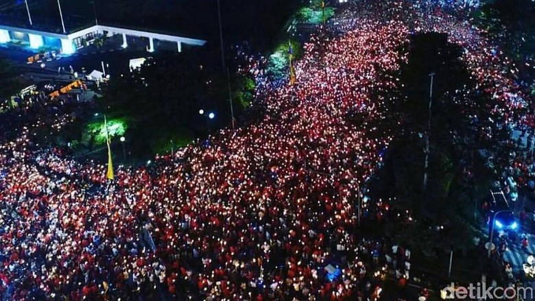 Begini Penampakan Aksi 1.000 Lilin untuk Ahok di Surabaya