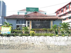 Polisi Pasang Kawat Berduri di Depan Pengadilan Tinggi DKI