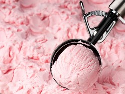 Es Krim Sulit Disendok? Ikuti Trik Praktis Ini untuk Mengatasinya