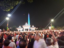 Aksi Lilin untuk Ahok, Massa Tutup Jalan Pahlawan Surabaya