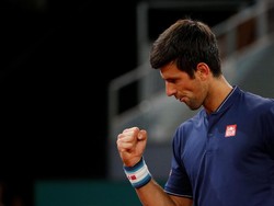 Nishikori Mundur, Djokovic Maju ke Semifinal