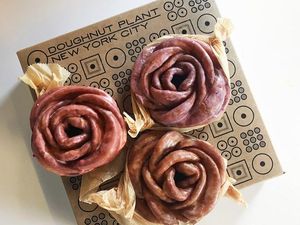 Donat Bentuk Mawar Diprediksi Bakal Jadi Camilan Favorit Baru