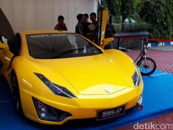 Kembalinya Pembuat Mobil Listrik Sport Selo dan  Bertemu Jokowi