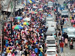 Pemprov Tambah Personel Satpol PP untuk Tertibkan PKL Tanah Abang