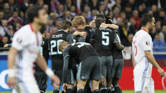 Lyon Menang 3-1, tapi Ajax yang ke Final