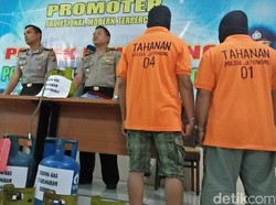 Polisi Tangkap Pelaku Pengoplos Gas Elpiji di Tangerang