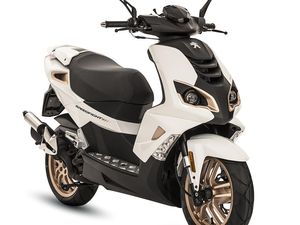 Skuter Edisi Khusus dari Prancis