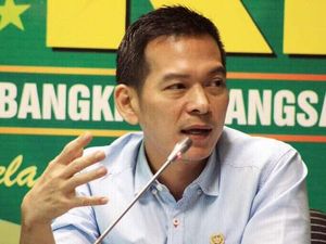 PKB Soal Naik-naik ke Puncak Gunung Fadli: Kenapa Menjelekkan Lagi? PKB Soal Naik-naik ke Puncak Gunung Fadli: Kenapa Menjelekkan Lagi?