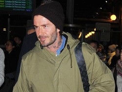 Foto: David Beckham Sampai Kanye West, Seleb Berjaket Militer ala Jokowi