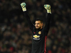 Betah di MU, Sergio Romero Tolak Inter