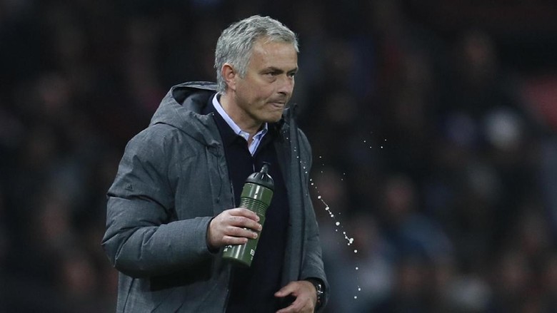 Mourinho Berbekal Rekor Sempurna Lawan Ajax Mourinho Berbekal Rekor Sempurna Lawan Ajax