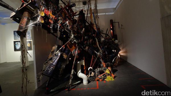 14 Emerging Artist Pamer Karya di BBuzzArt Jakarta