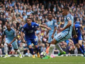 Manchester City Kalahkan Leicester 2-1