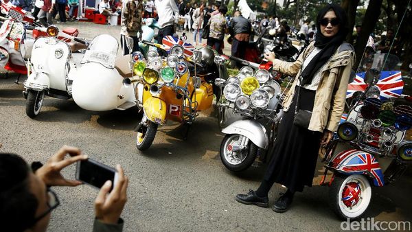 Intip Keseruan Pecinta Vespa di Jakarta Mods May Day