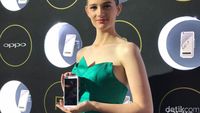 Semarak Penjualan Perdana Oppo F3