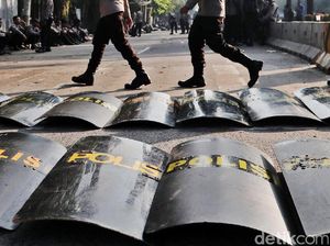 Polisi Patroli Cegah Pelajar Tangsel Ikut Demo 30 September di DPR Polisi Patroli Cegah Pelajar Tangsel Ikut Demo 30 September di DPR