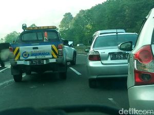 Mobil SUV Kecelakaan di KM 111 Tol Cipularang Arah Bandung