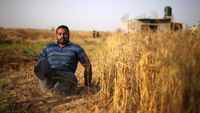 Cacat, Pria Asal Palestina Ini Tetap Jadi Relawan