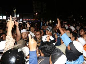 Aksi Dukung Ahok di Pantai Losari Dibubarkan Massa