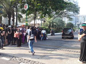 Massa Pro Ahok Gelar Aksi di Balaikota