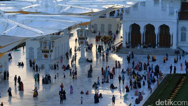 Potret Masjid Raya Baiturrahman Aceh dari Ketinggian