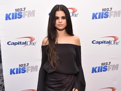 Kata Selena Gomez Soal Asmara Taylor Swift dan Joe Alwyn