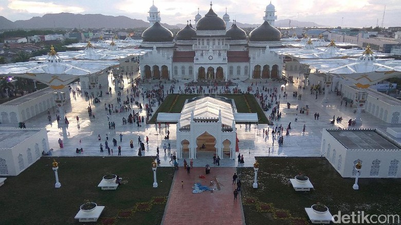 Foto: Masjid Raya Baiturrahman di Banda Aceh (Agus Setyadi/detikTravel)