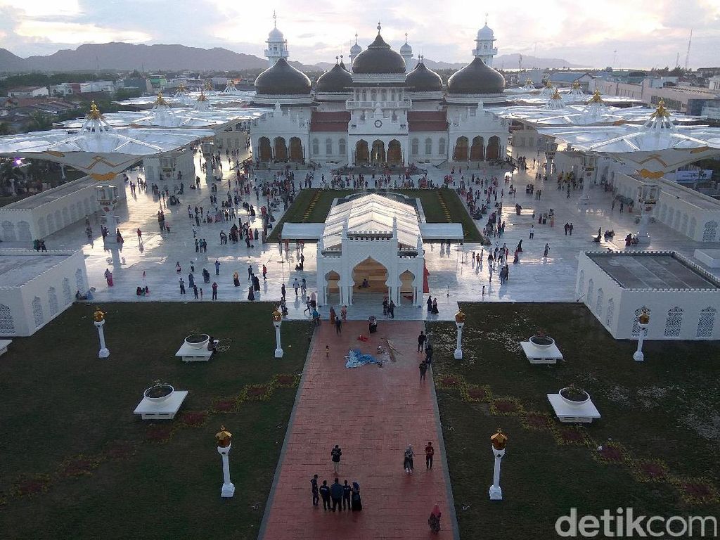 Pemkot Tolak Izin Hotel Berbintang di Sebelah Masjid Raya Aceh Pemkot Tolak Izin Hotel Berbintang di Sebelah Masjid Raya Aceh